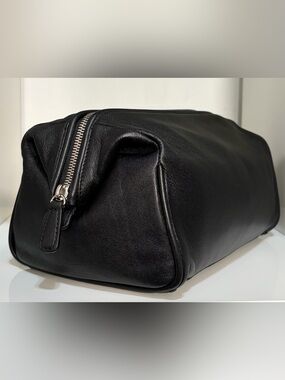 Coach Vintage Dopp Kit Toiletry Bag in Black Leather with Silver-Tone Zip